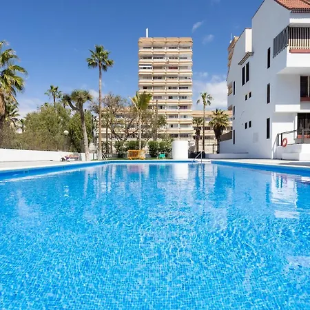 Home2book Americas Comfy Apt, Pool&terrace * 아로나