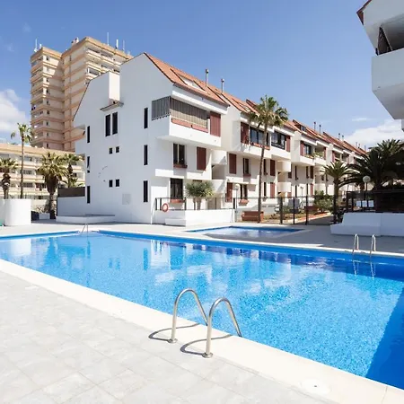 아파트 Home2book Americas Comfy Apt, Pool&terrace 아로나