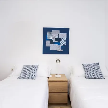 Home2book Americas Comfy Apt, Pool&terrace アパート アロナ