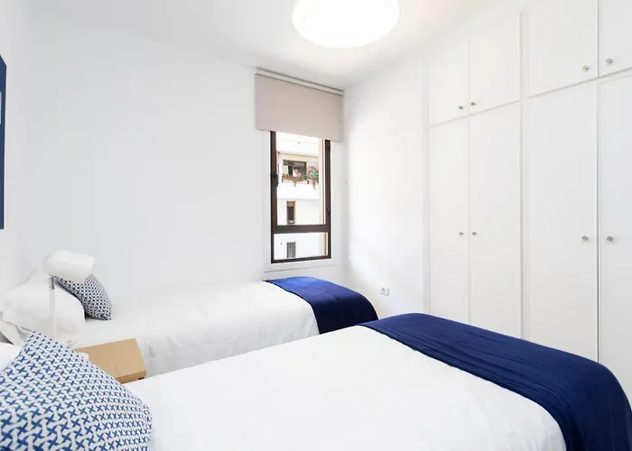 Home2book Americas Comfy Apt, Pool&terrace * 아로나